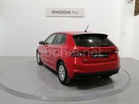 Usado Skoda Fabia Selection 80 CV (58 kW) 2024 Rojo Utilitario