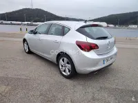 Usado Opel Astra Excellence 165 CV (121 kW) 2014 Gris / plata Berlina