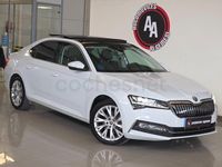 Usado Skoda Superb Style 218 CV (160 kW) 2021 Blanco Berlina