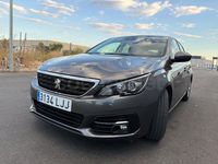 Usado Peugeot 308 Style 100 CV (73 kW) 2020 Gris / plata Berlina