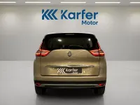 Usado Renault Grand Scénic Zen 150 CV (110 kW) 2021 Beige Monovolumen