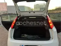 Usado Fiat Punto Pop 69 CV (50 kW) 2013 Blanco Utilitario