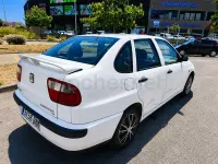 Usado Seat Cordoba 100 CV (73 kW) 2002 Blanco Berlina
