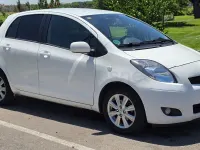 Usado Toyota Yaris Connect Style 101 CV (74 kW) 2011 Blanco Utilitario