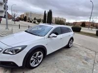 Usado Opel Insignia Country Tourer 195 CV (143 kW) 2014 Blanco Familiar