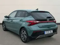 Usado Hyundai i20 101 HP (74 kW) 2025 Verde Citadino