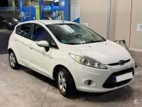 Usado Ford Fiesta Ghia 96 CV (70 kW) 2009 Blanco Berlina