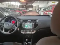 Usado Kia Rio 75 CV (55 kW) 2016 Azul Utilitario