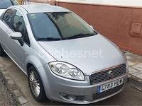 Usado Fiat Linea Dynamic 120 CV (88 kW) 2011 Gris / plata Berlina
