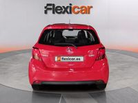 Usado Toyota Yaris Active 69 CV (50 kW) 2017 Rojo Berlina