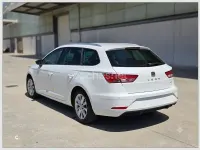 Usado Seat Leon ST Style 130 CV (95 kW) 2020 Blanco Familiar