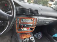 Usado VW Passat Highline 130 CV (95 kW) 2003 Gris / plata Berlina