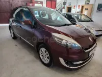 Usado Renault Grand Scénic III Expression 110 CV (80 kW) 2012 Violeta / lila Monovolumen