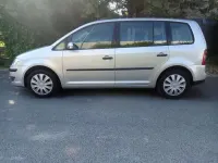 Usado VW Touran 105 CV (77 kW) 2008 Gris Monovolumen