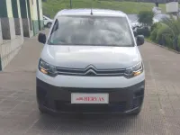 Usado Citroën Berlingo Feel 100 CV (73 kW) 2022 Blanco Monovolumen