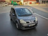 Usado Renault Grand Modus Authentique 75 CV (55 kW) 2008 Gris / plata Monovolumen