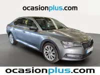 Usado Skoda Superb Style 150 CV (110 kW) 2023 Gris Berlina