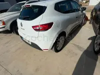 Usado Renault Clio IV Business 75 CV (55 kW) 2019 Blanco Berlina