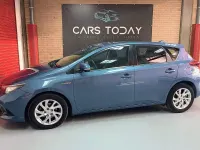 Begagnad Toyota Auris Hybrid Advance 136 HK (100 kW) 2016 Blå Sedan