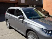 Usado Mitsubishi Outlander P-HEV 224 CV (164 kW) 2019 Gris / plata SUV