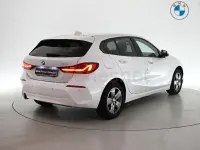 Usado BMW 118 Comfort Edition 140 CV (102 kW) 2021 Blanco Utilitario