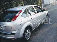 Usado Ford Focus Ghia 136 CV (100 kW) 2005 Gris / plata Berlina