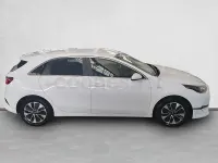 Usado Kia Ceed 100 CV (73 kW) 2025 Blanco Utilitario