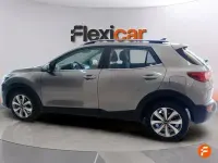 Usado Kia Stonic 100 CV (73 kW) 2024 Gris SUV