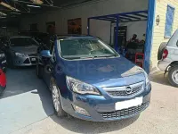 Usado Opel Astra Excellence 125 CV (91 kW) 2012 Azul Familiar