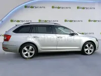 Usado Skoda Octavia Style 150 CV (110 kW) 2020 Gris / plata Familiar