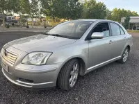 Usado Toyota Avensis Executive 147 CV (108 kW) 2005 Beige Berlina
