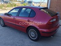 Usado Seat Leon Sport 180 CV (132 kW) 2000 Rojo Utilitario
