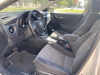 Usado Toyota Auris Hybrid Active 136 CV (100 kW) 2018 Blanco Familiar