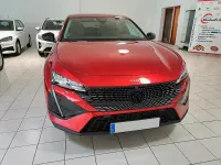 Usado Peugeot 408 Allure 130 CV (95 kW) 2023 Rojo Berlina