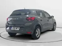 Usado Dacia Sandero Essentiel 101 HP (74 kW) 2023 Cinzento Sedan
