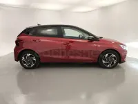 Usado Hyundai i20 100 CV (73 kW) 2022 Granate Utilitario
