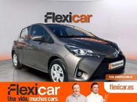 Usado Toyota Yaris Hybrid Active 99 CV (72 kW) 2019 Marrón Utilitario