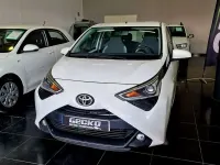 Usado Toyota Aygo X-play 72 CV (52 kW) 2019 Blanco Utilitario