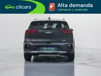 Usado Kia Niro 141 CV (103 kW) 2022 Gris / plata SUV