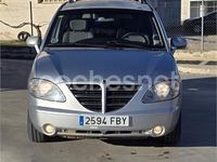 Usado Ssangyong (KGM) Rodius 165 CV (121 kW) 2007 Gris / plata Monovolumen