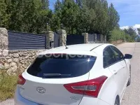 Usado Hyundai i30 GO! 110 CV (80 kW) 2013 Blanco Berlina