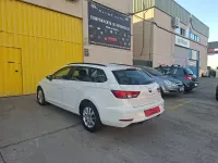 Usado Seat Leon Reference 115 CV (84 kW) 2018 Blanco Familiar