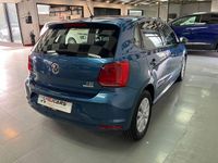 Usado VW Polo Advance 75 CV (55 kW) 2017 Azul Berlina