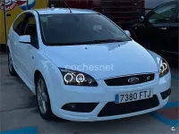 Usado Ford Focus Trend 115 CV (84 kW) 2007 Blanco Berlina