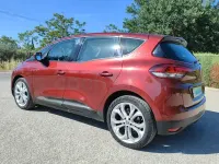 Usado Renault Scénic Intens 130 CV (95 kW) 2017 Granate Monovolumen