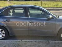 Usado Audi A4 130 CV (95 kW) 2002 Gris / plata Berlina
