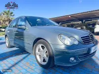 Usado Mercedes C220 Avantgarde 149 CV (109 kW) 2005 Azul Berlina