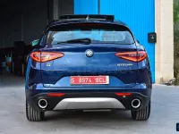 Usado Alfa Romeo Stelvio Executive 180 CV (132 kW) 2018 Azul SUV