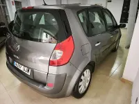 Usado Renault Scénic II Dynamique 111 CV (81 kW) 2008 Gris / plata Monovolumen