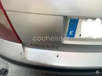 Usado VW Passat Edition 101 CV (74 kW) 2001 Gris / plata Familiar